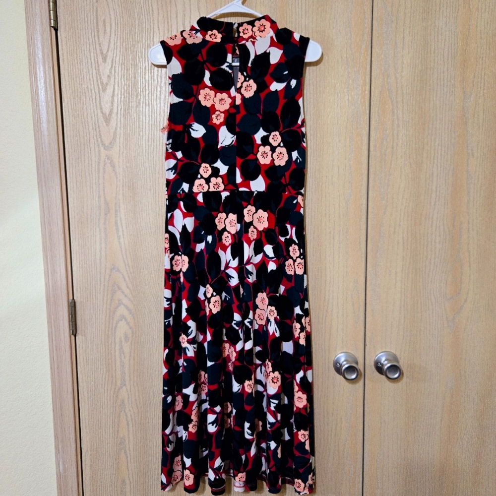Ann Taylor Dress. Like new. Will fit S - Picture 2 of 5